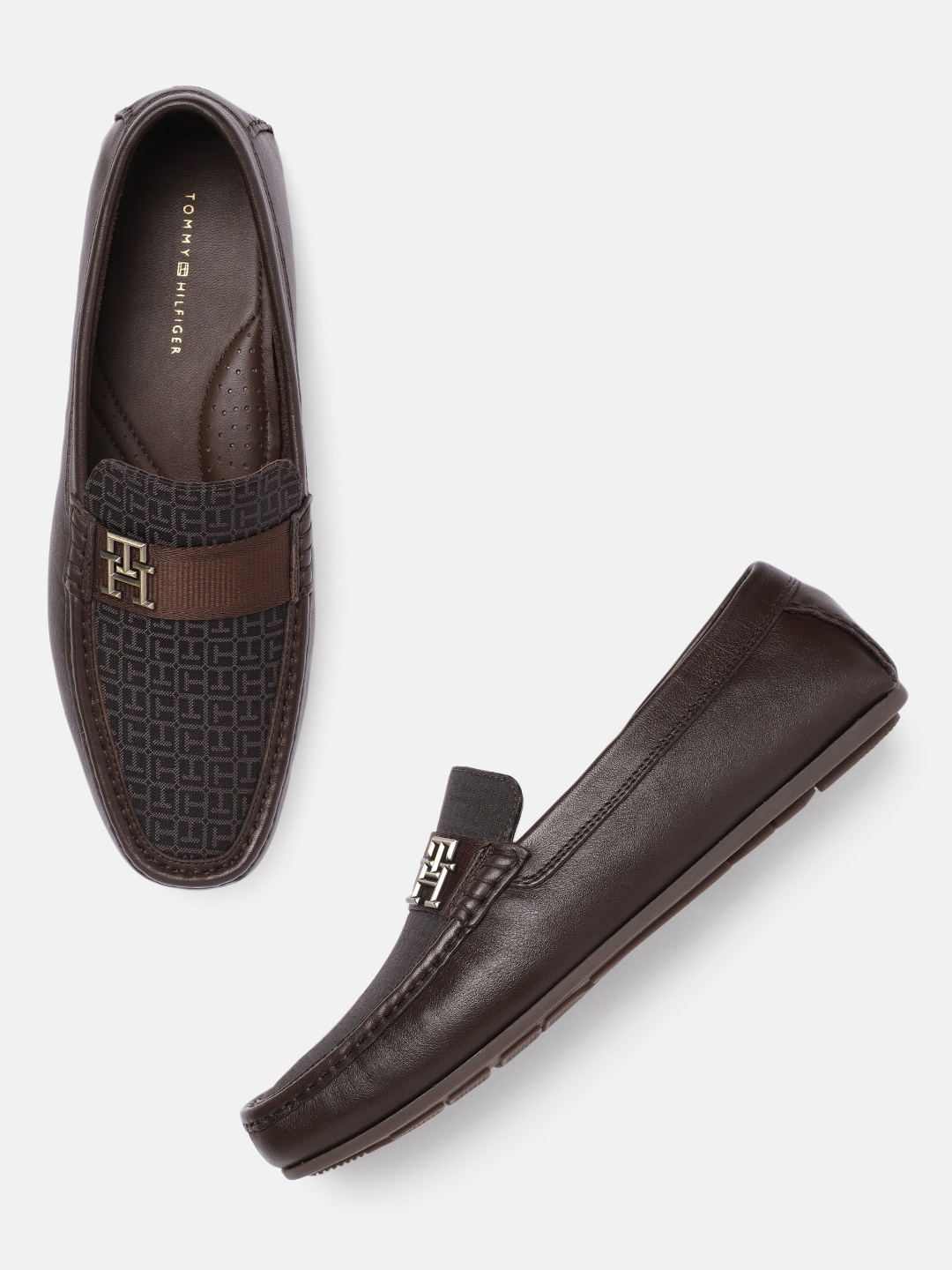 

Tommy Hilfiger Men Brand Logo Textured Loafers With Brand Logo Strap Detail, Brown