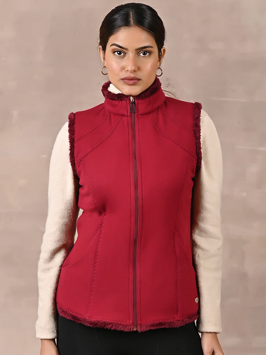

Lakshita Stand Collar Sleeveless Tailored Jacket with Fur Detail, Red