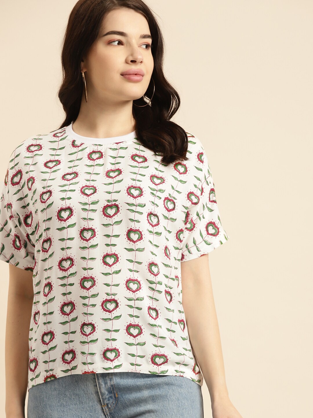 

Prakrti White Floral Print Extended Sleeves Top