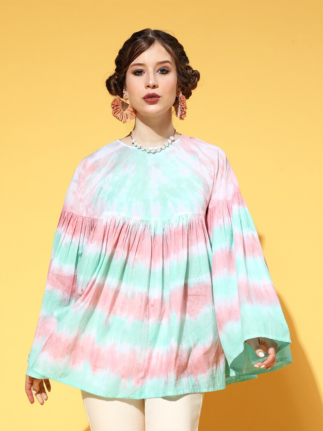 

Prakrti Women Styled Back Tie & Dye Dyed Top, Green