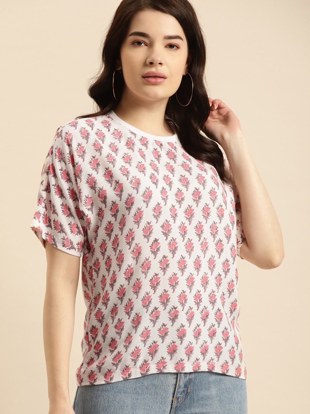 

Prakrti Ethnic Motifs Printed Round Neck Top, White