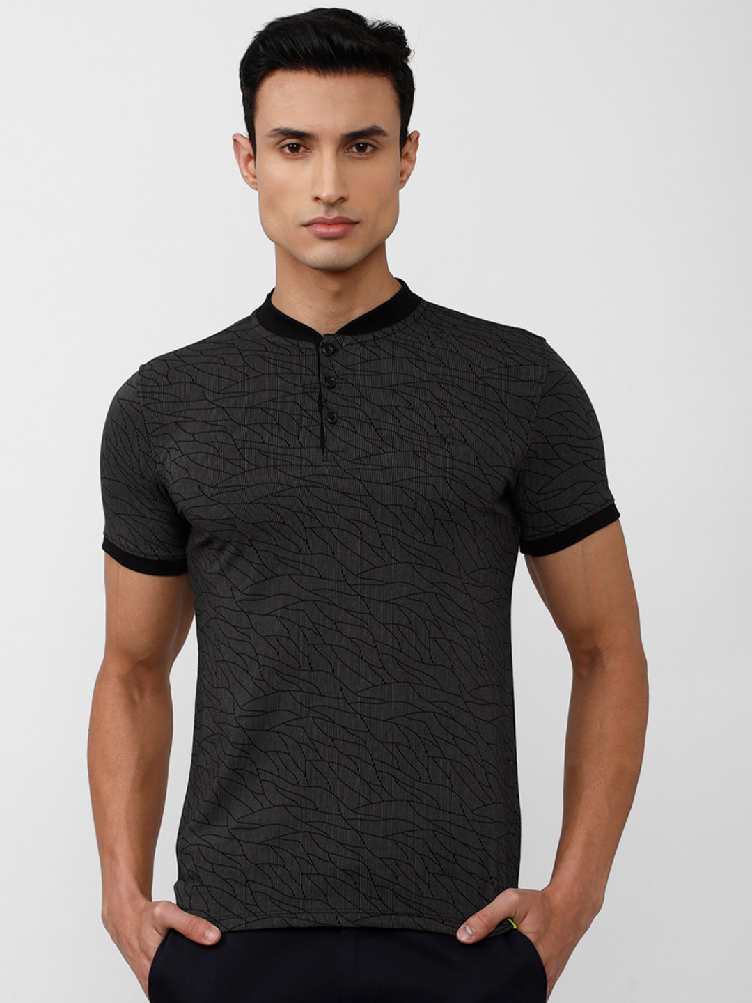 

V Dot Men Striped Mandarin Collar T-shirt, Grey
