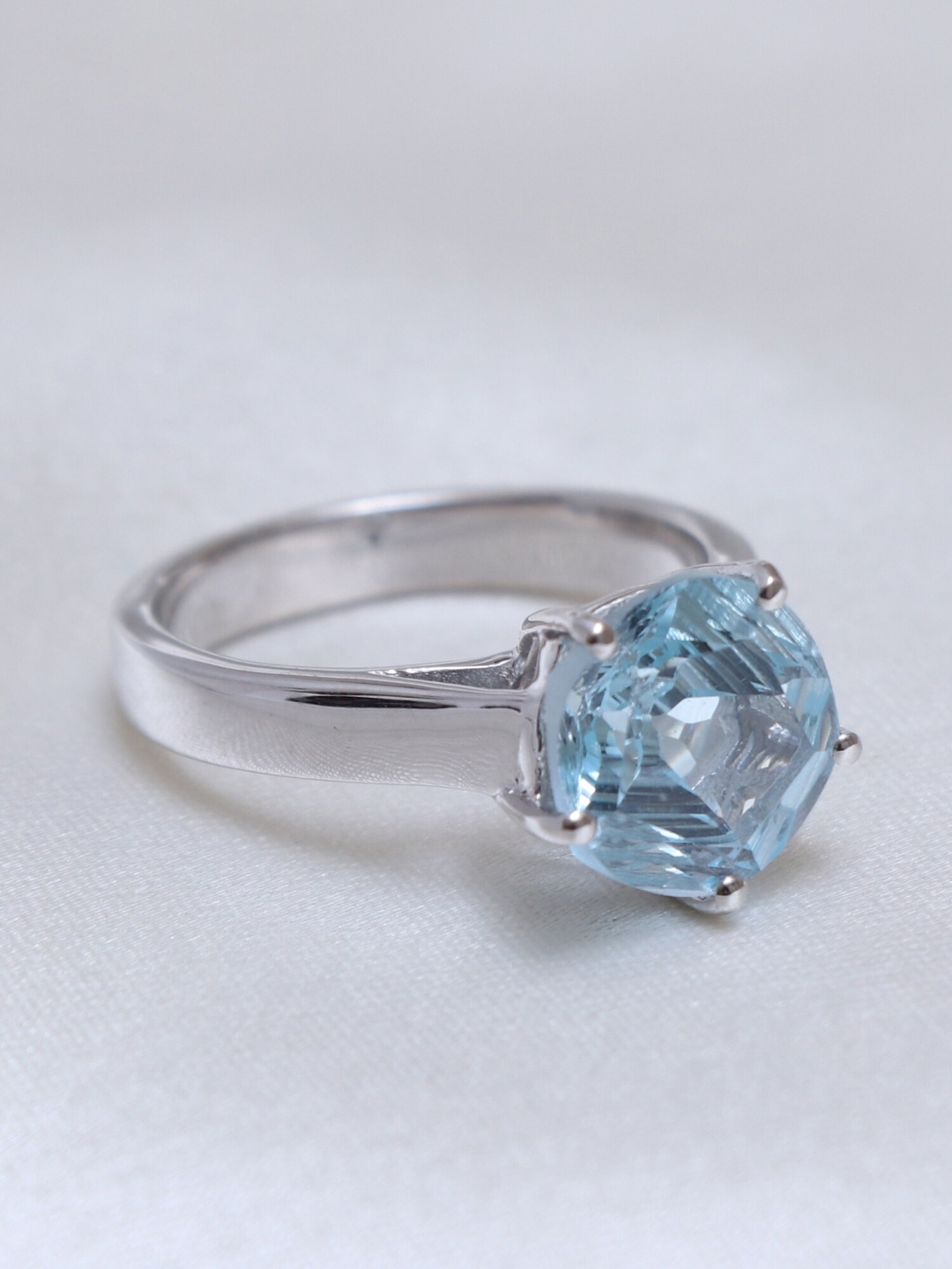 

HIFLYER JEWELS 925 Sterling Silver Topaz Stone Studded Finger Ring