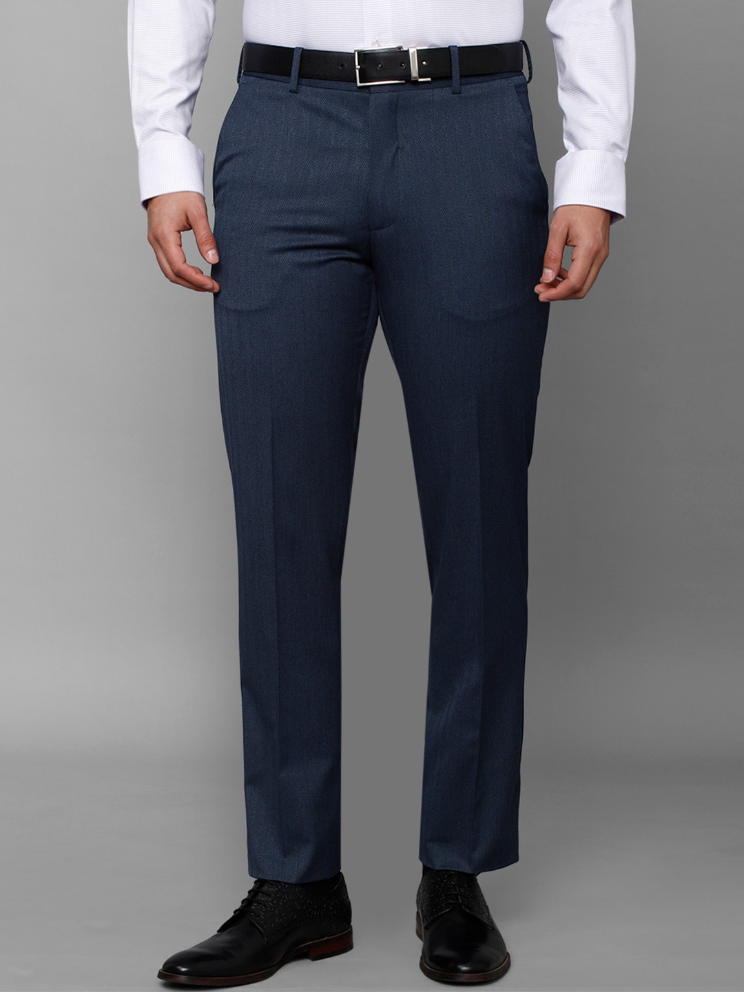 

Louis Philippe Men Slim Fit Mid-Rise Formal Trousers, Navy blue