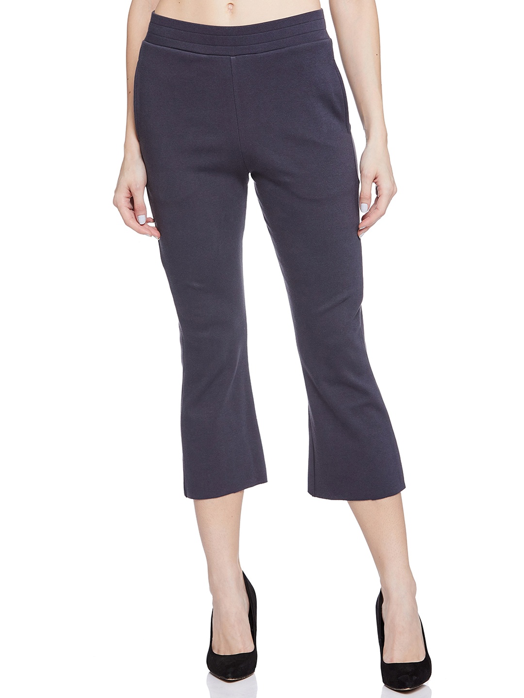 

UNMADE Women Slim Fit Cropped Trousers, Grey