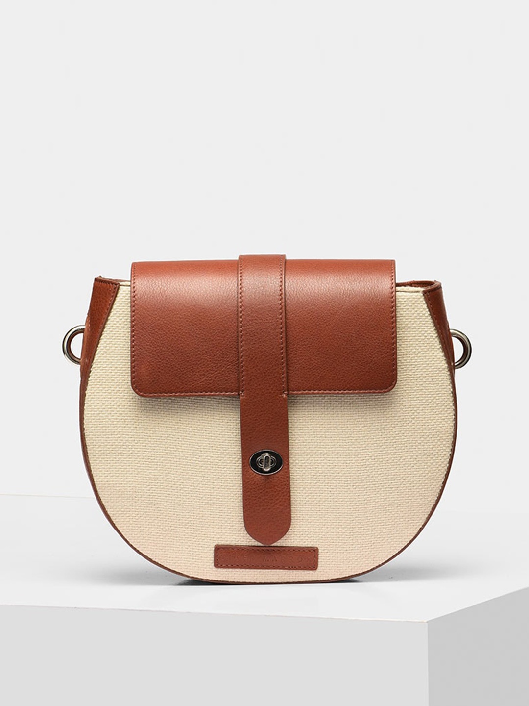 

TIGER MARRON Colourblocked Structured Sling Bag, Cream