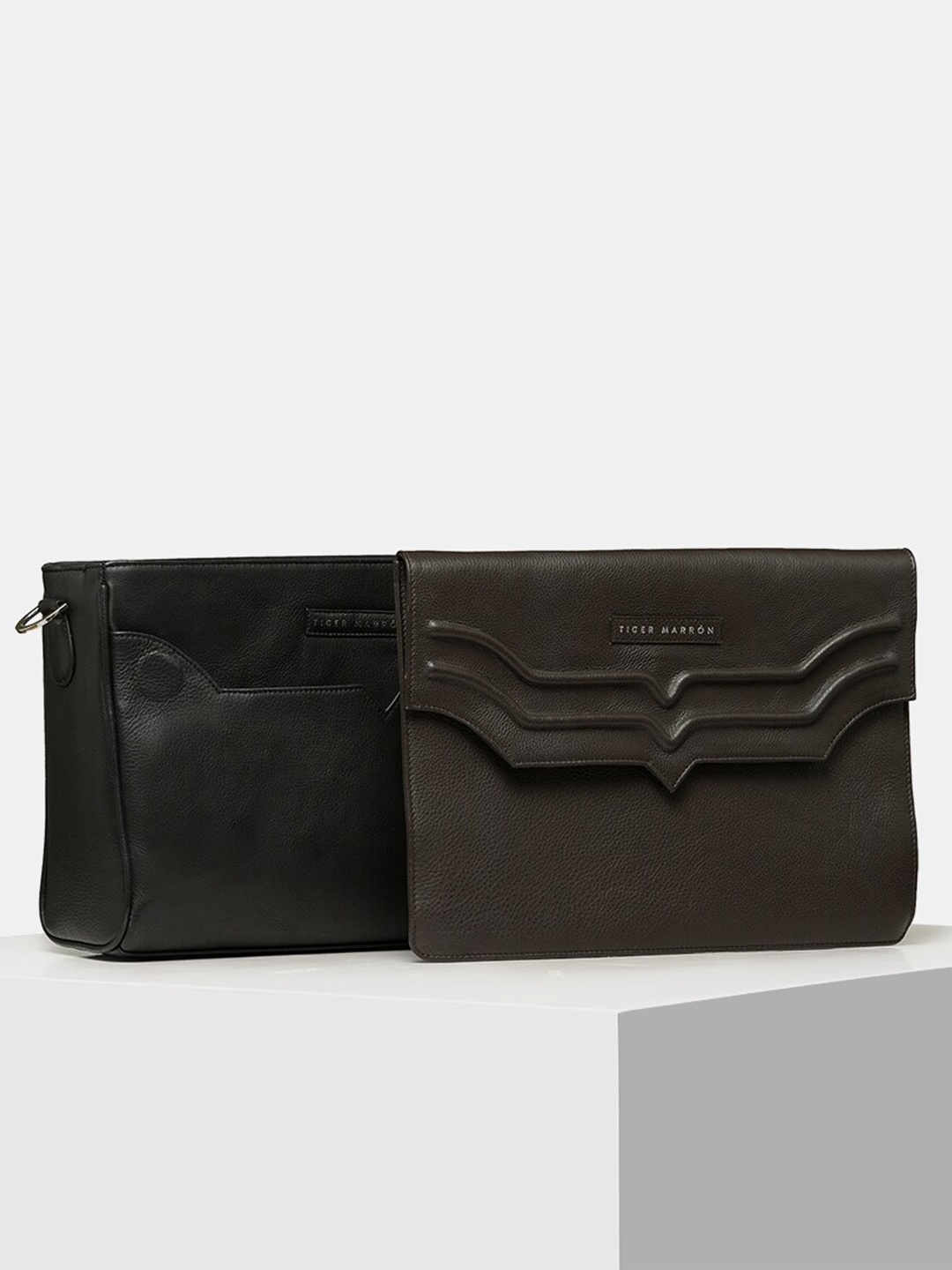 

TIGER MARRON Leather Structured Sling Bag, Black