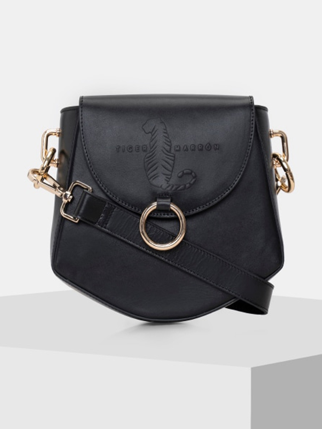 

TIGER MARRON Leather Structured Sling Bag, Black