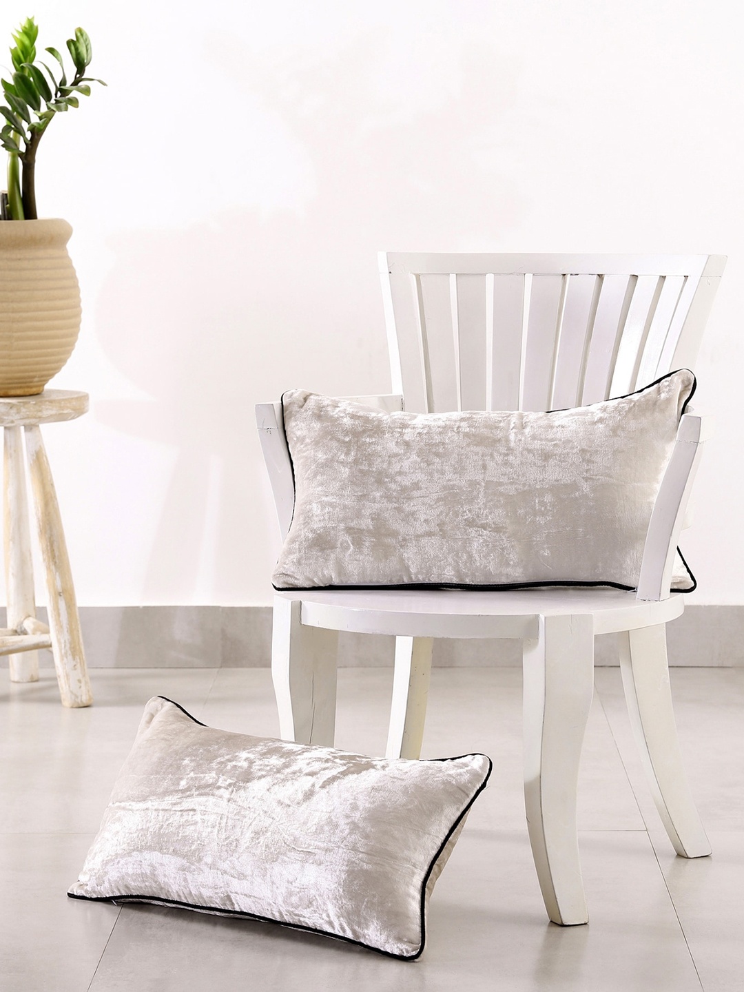 

HANDICRAFT PALACE White 2 Pieces Velvet Rectangle Cushion Covers