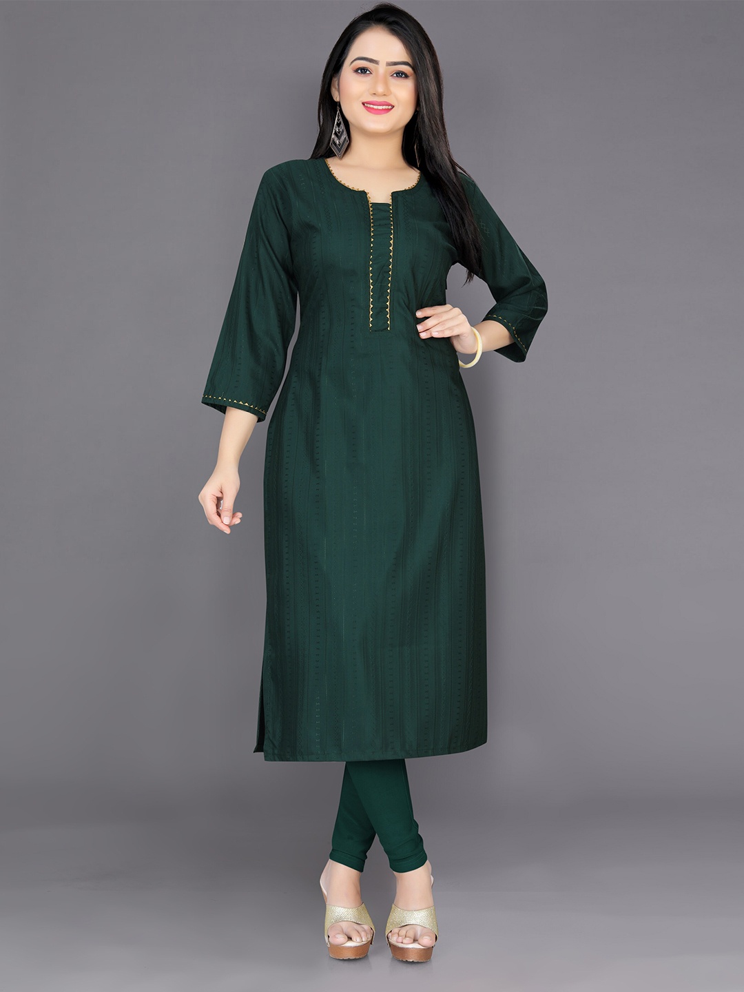 

Indian Fashionista Women Geometric Gotta Patti Pure Cotton Kurta, Green