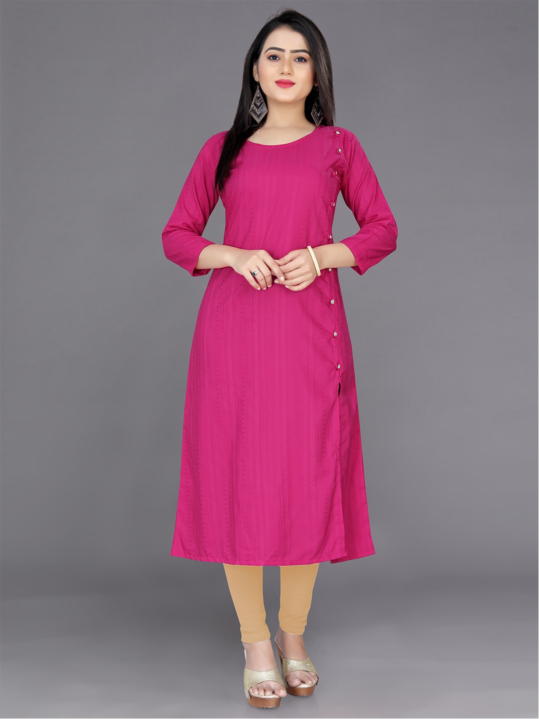 

Indian Fashionista Women Geometric Gotta Patti Pure Cotton Kurta, Pink