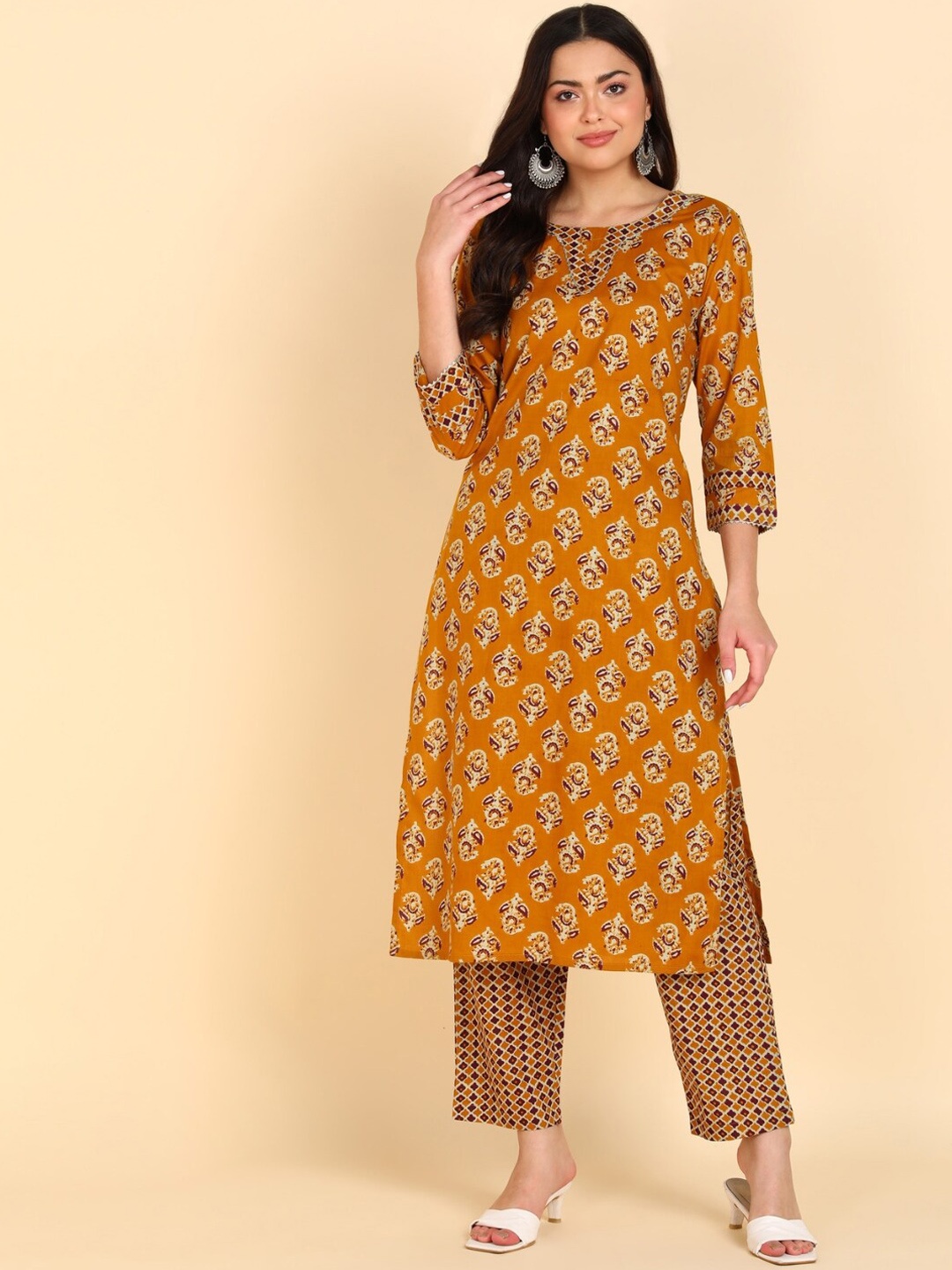 

VEDANA Women Floral Printed Pure Cotton Kurta with Trousers, Mustard