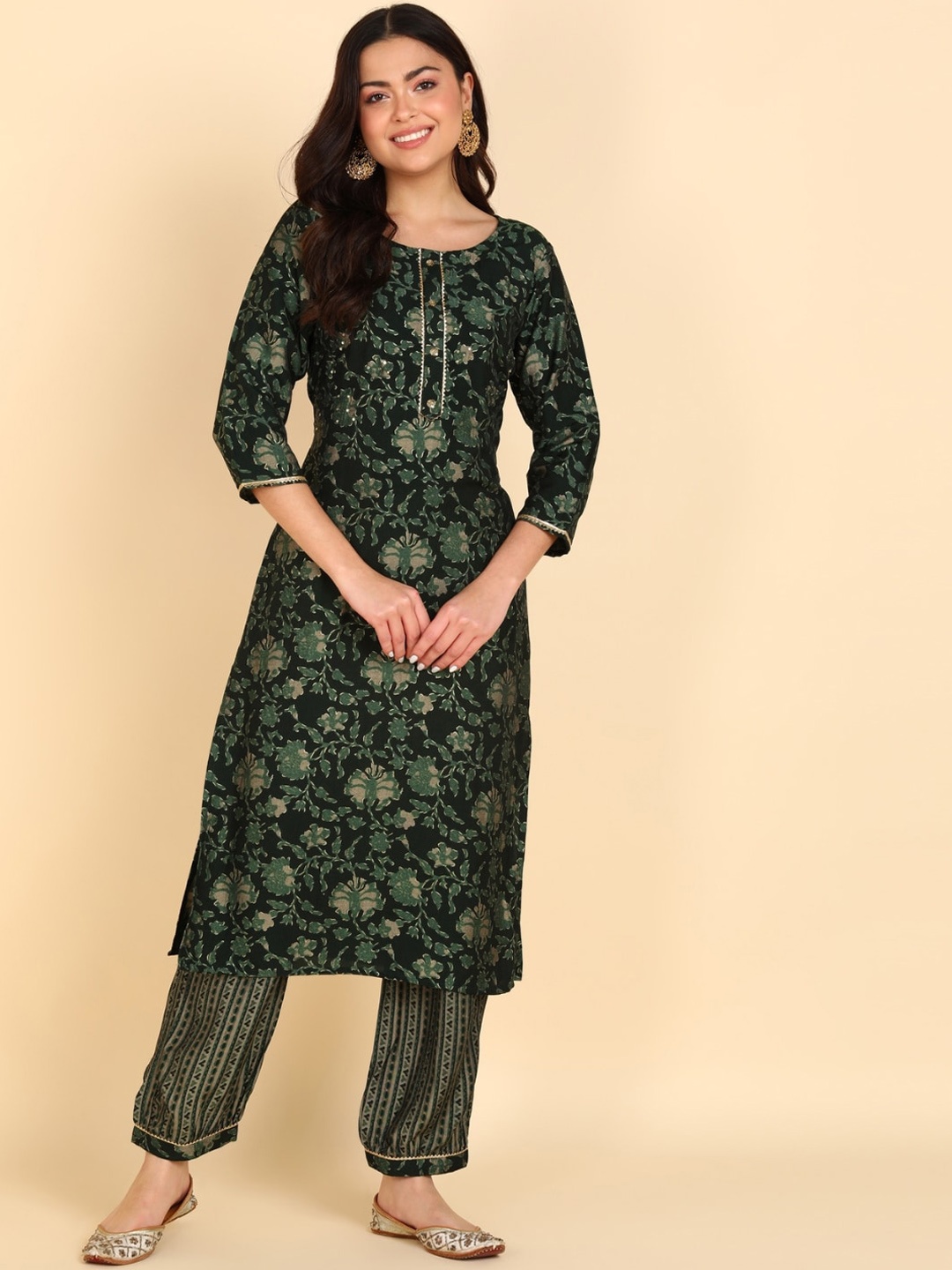 

VEDANA Women Floral Printed Kurta with Trousers, Green