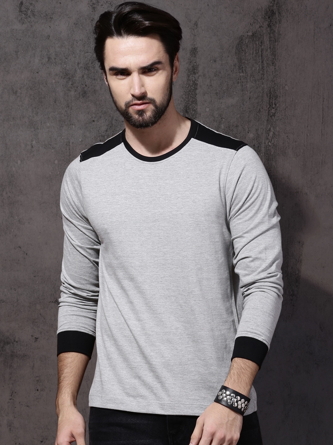 

Roadster Men Grey Melange Solid Round Neck Pure Cotton T-shirt