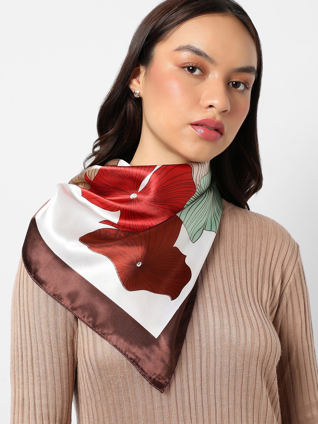 

HAUTE SAUCE by Campus Sutra Women Floral Printed Stole, White