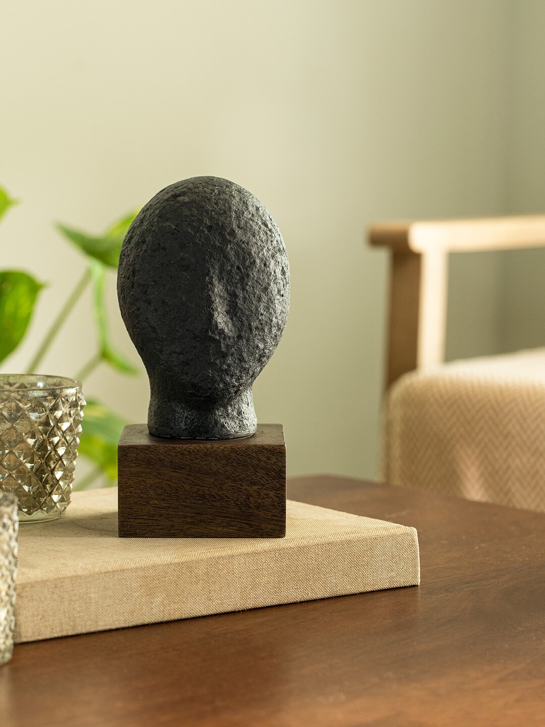 

ellementry Calm Face Black & Brown Textured Eco-mix Sculpture