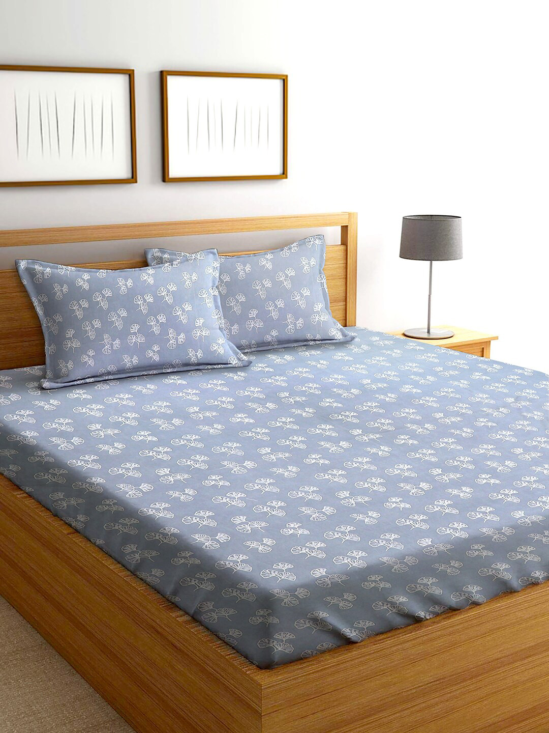 

AEROHAVEN Grey & White Floral 210 TC Flat Cotton King Bedsheet with 2 Pillow Covers