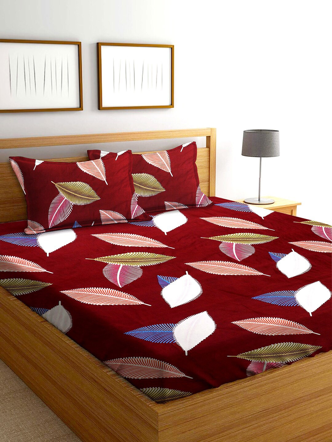 

AEROHAVEN Red & White Conversational 210 TC Flat Cotton King Bedsheet with 2 Pillow Covers