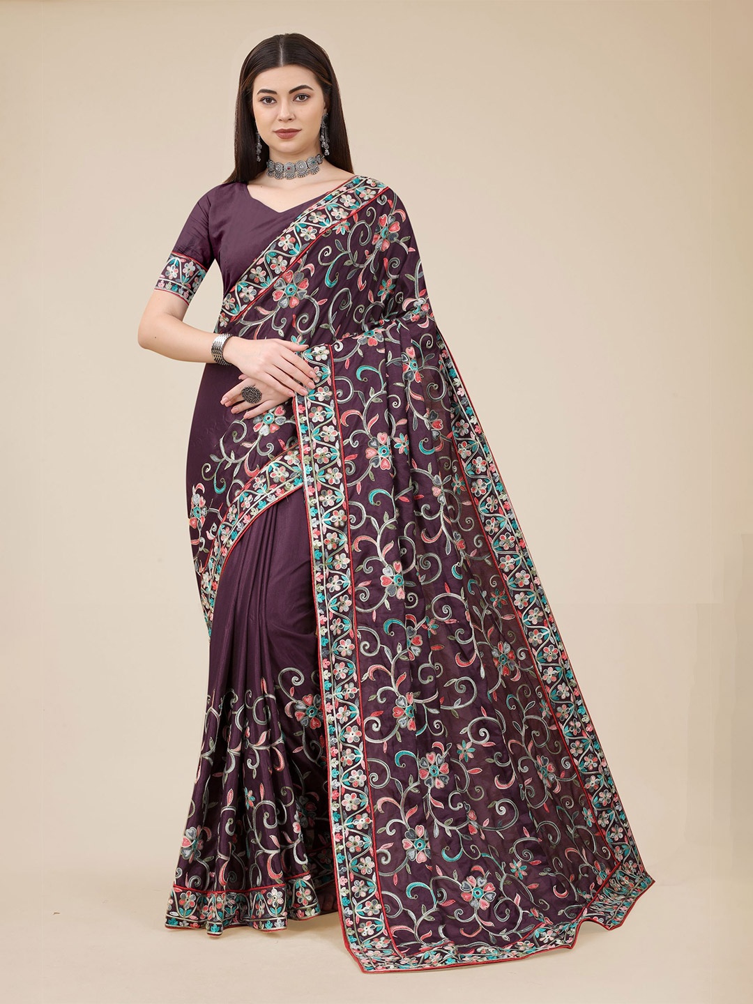 

VAIRAGEE Floral Embroidered Saree, Purple