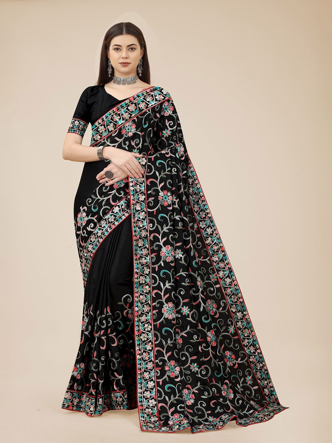 

VAIRAGEE Floral Embroidered Heavy Work Saree, Black