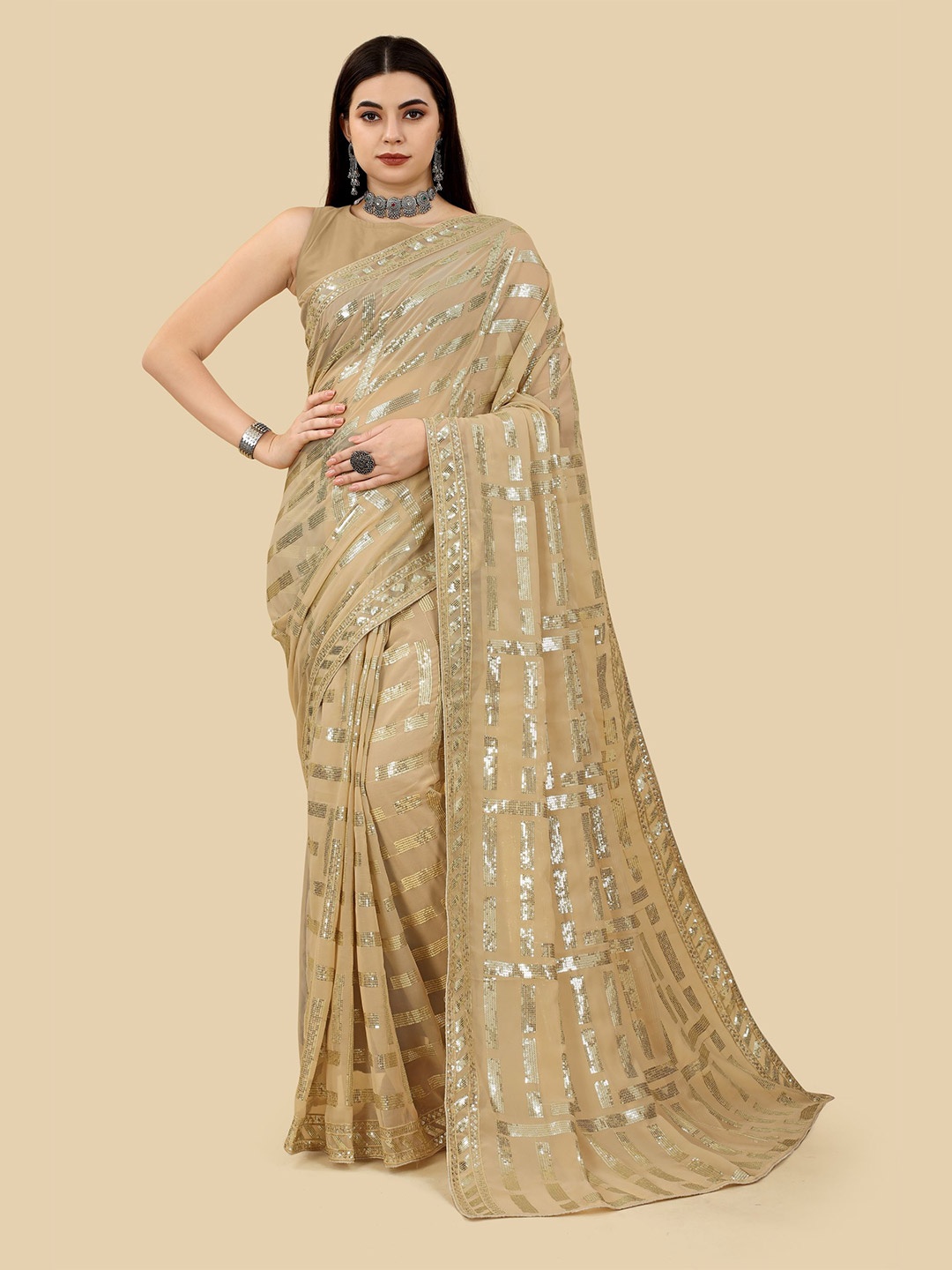 

VAIRAGEE Embellished Sequinned Saree, Cream