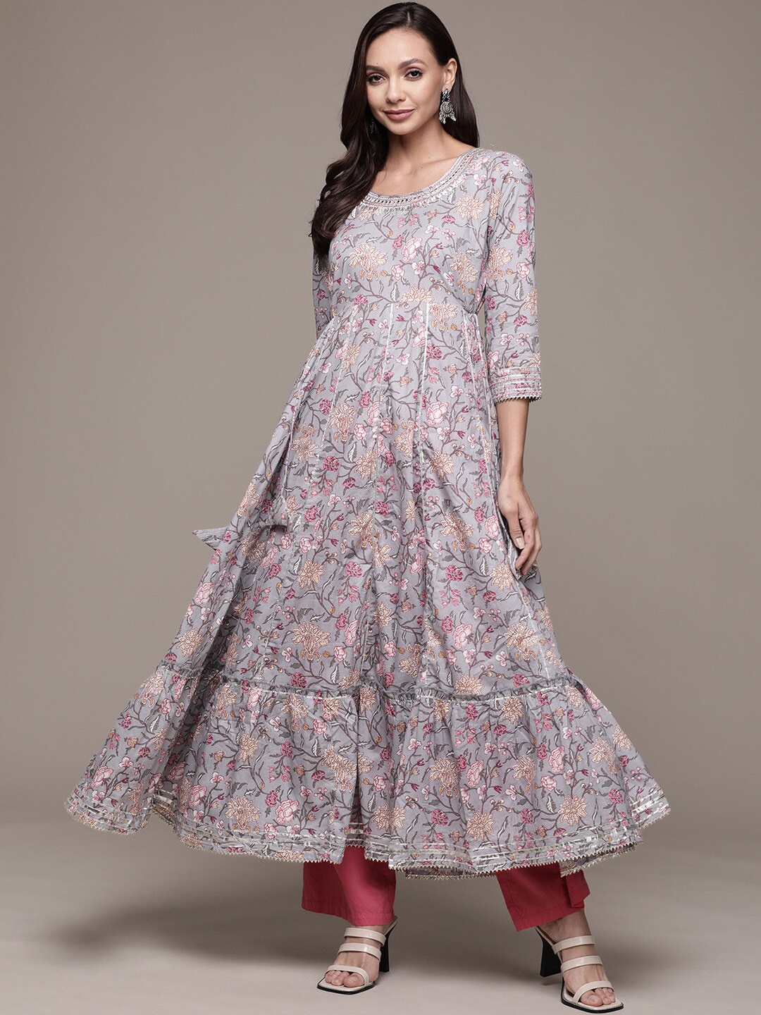 

Ishin Women Floral Printed Tiering Pure Cotton Anarkali Kurta, Purple