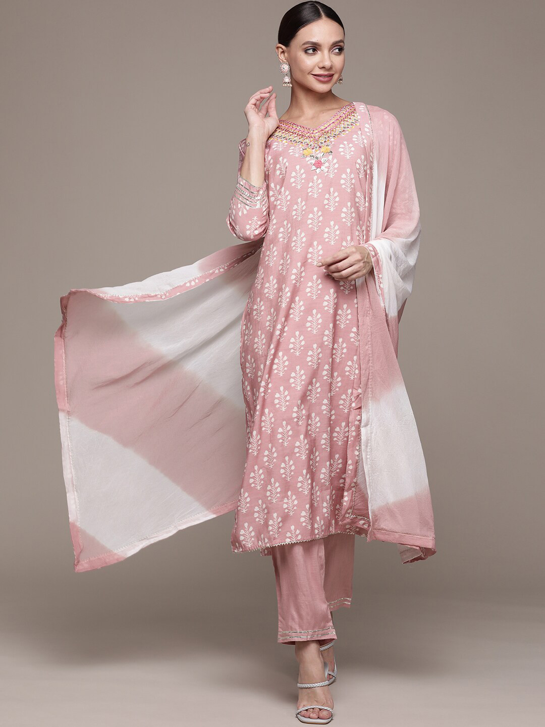 

Ishin Women Floral Printed Kurta With Trousers & Dupatta, Mauve