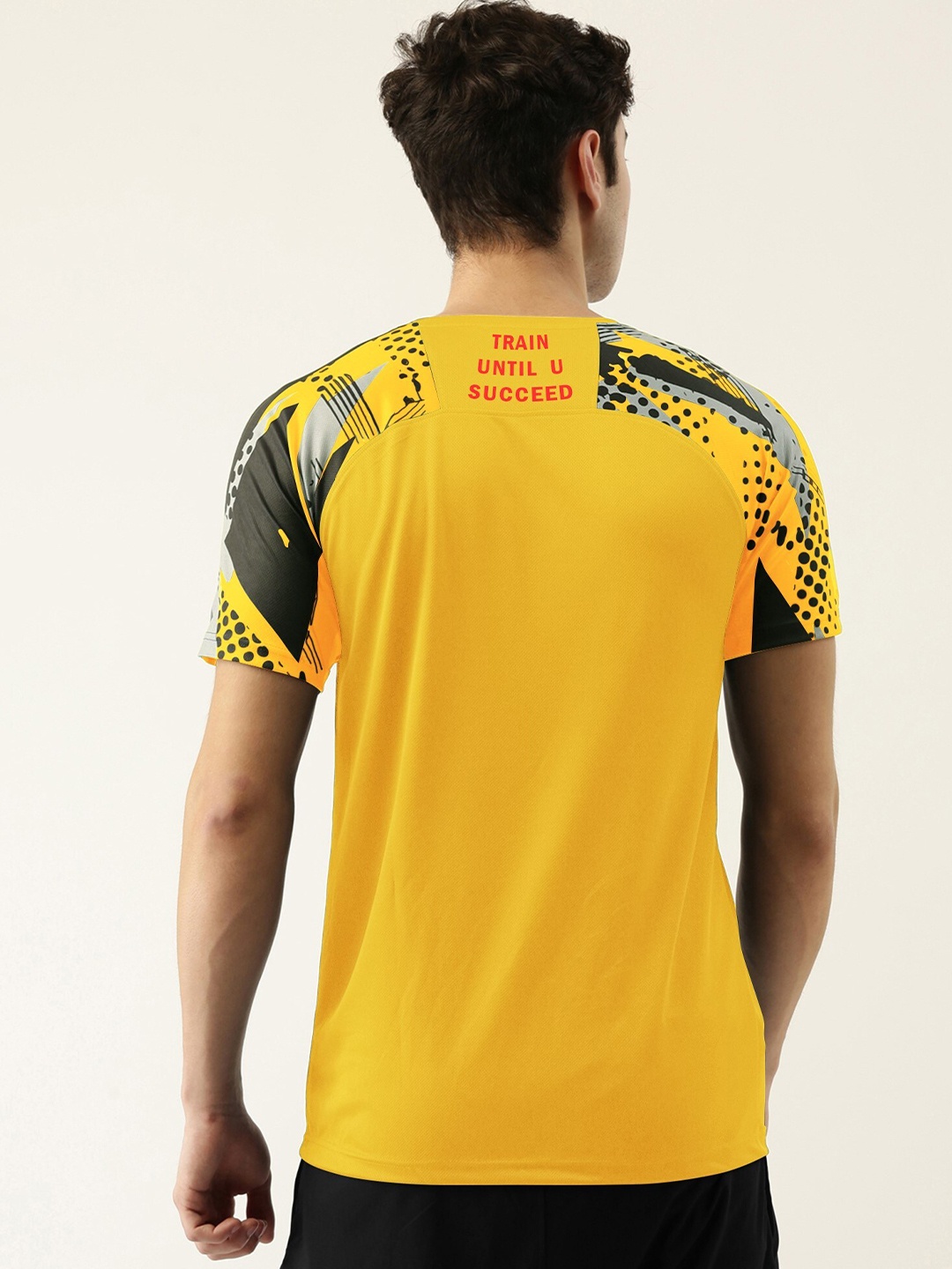 

Maniac Men Typography Printed Slim Fit T-shirt, Yellow