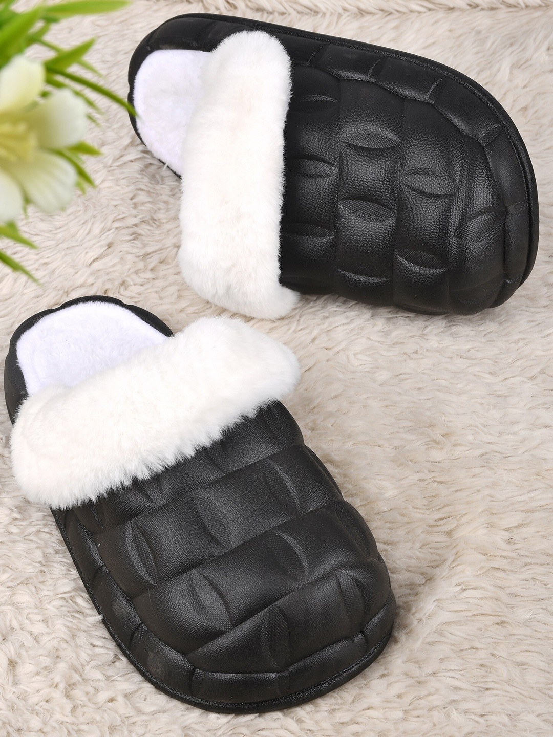 

Try Me Women Fur Room Slippers, Black