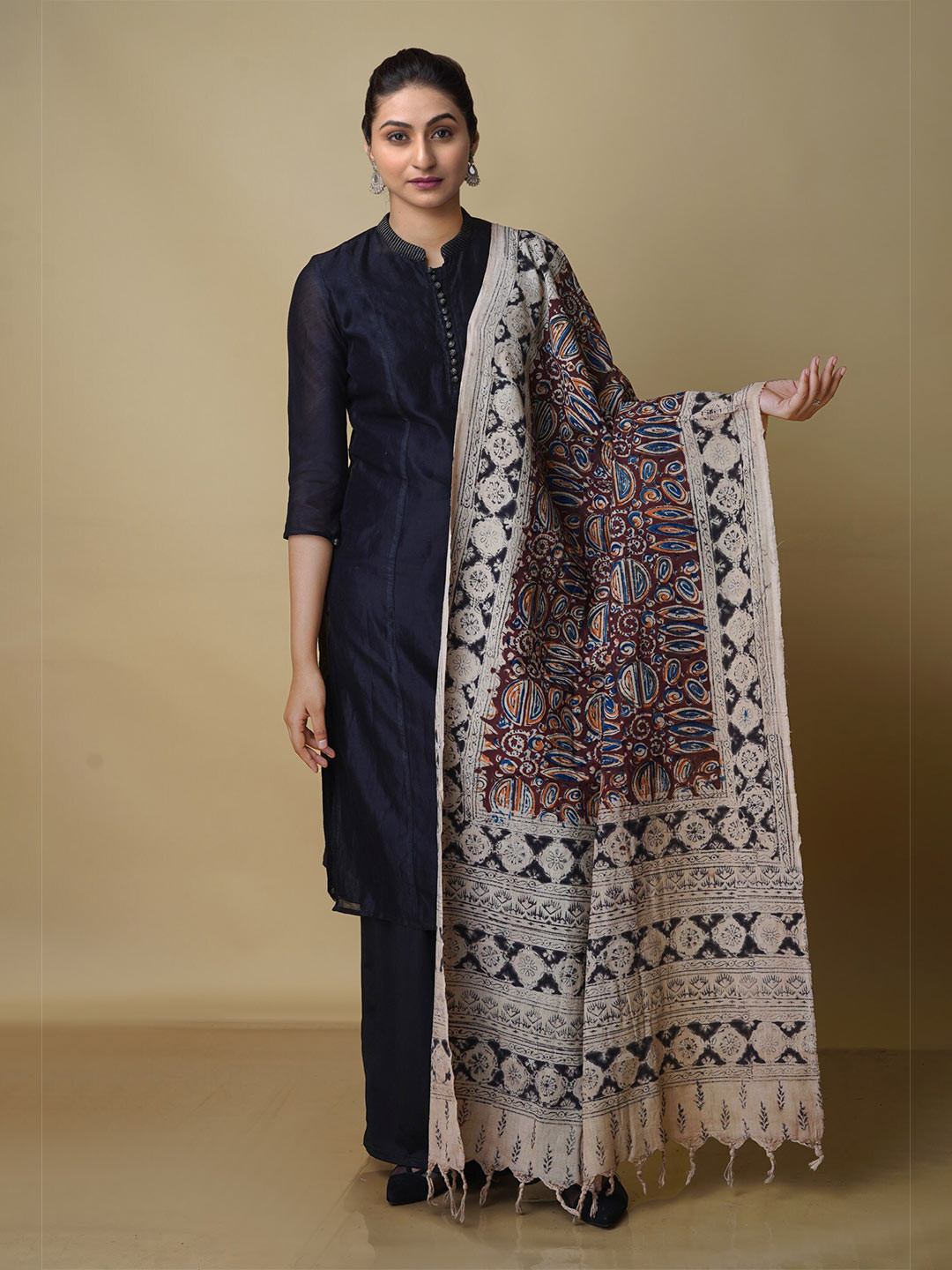 

Unnati Silks Ethnic Motifs Printed Pure Cotton Kalamkari Dupatta, Beige