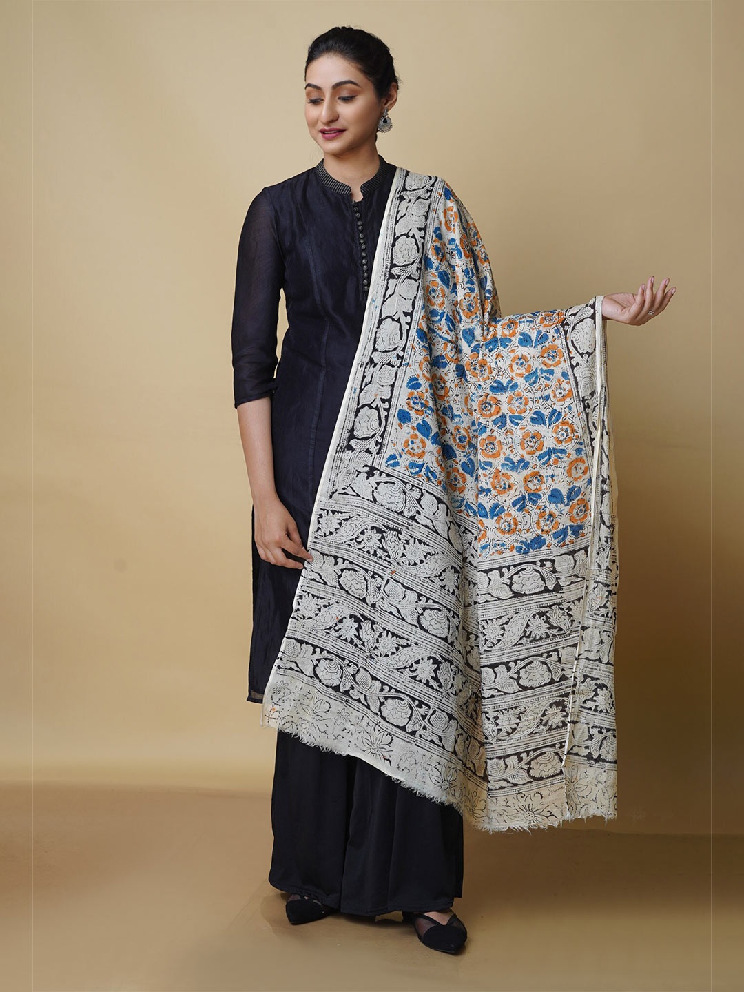 

Unnati Silks Ethnic Motifs Printed Pure Cotton Kalamkari Dupatta, Off white