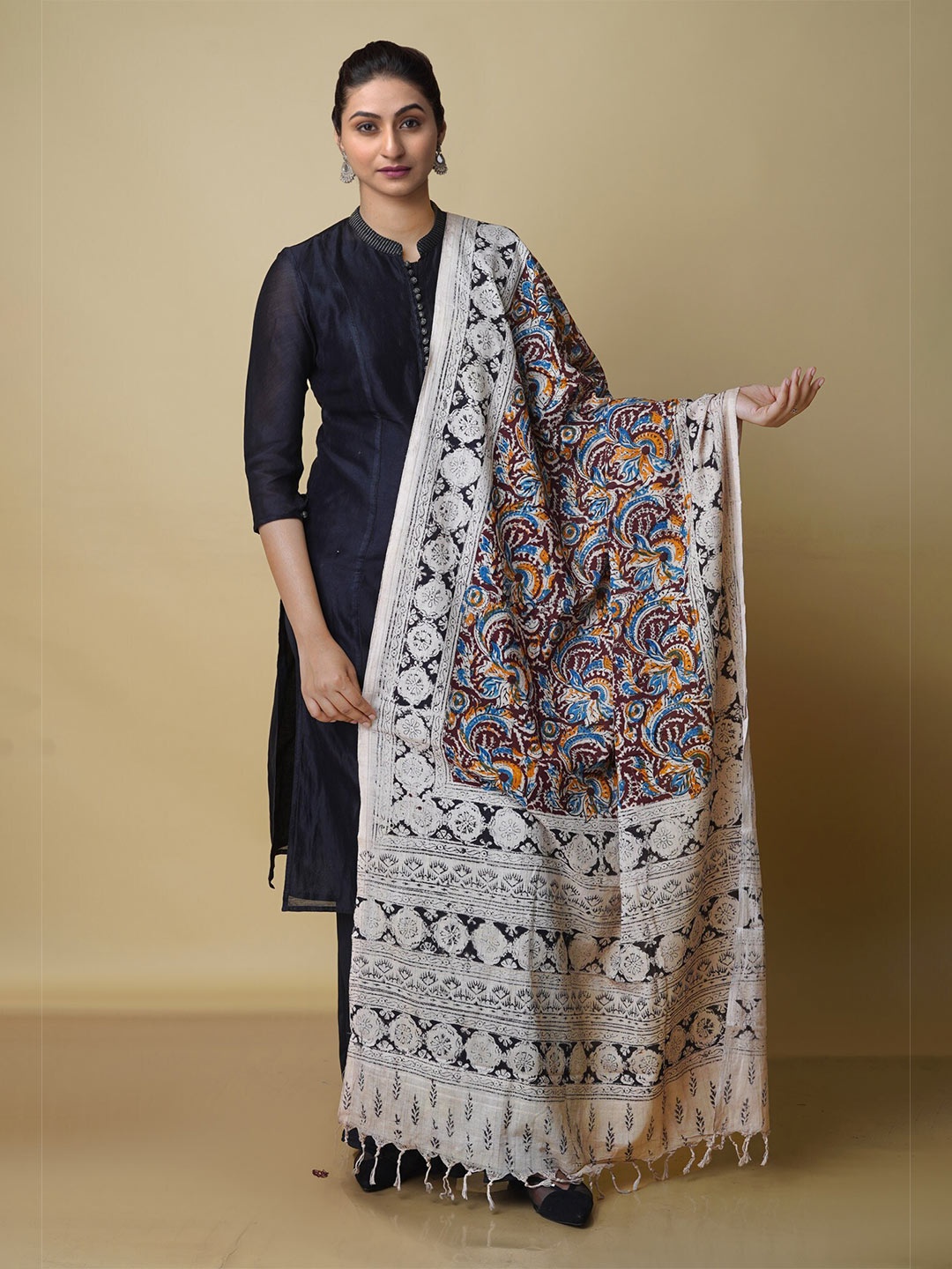 

Unnati Silks Ethnic Motifs Printed Pure Cotton Kalamkari Dupatta, Off white