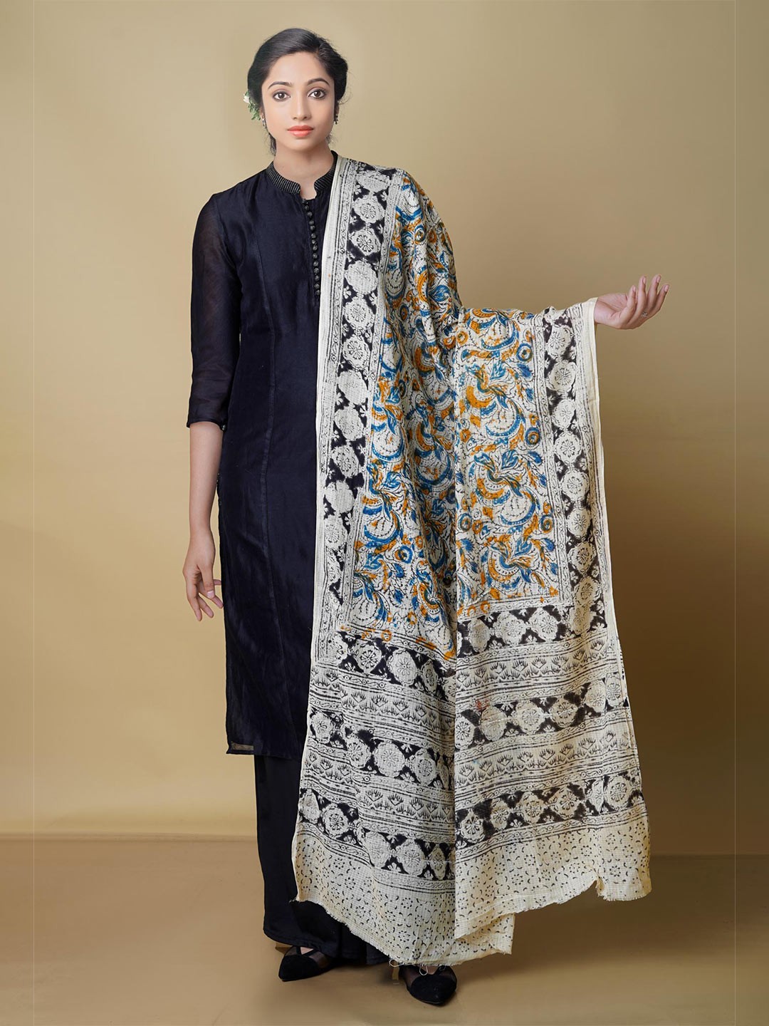 

Unnati Silks Ethnic Motifs Printed Pure Cotton Kalamkari Dupatta, Off white