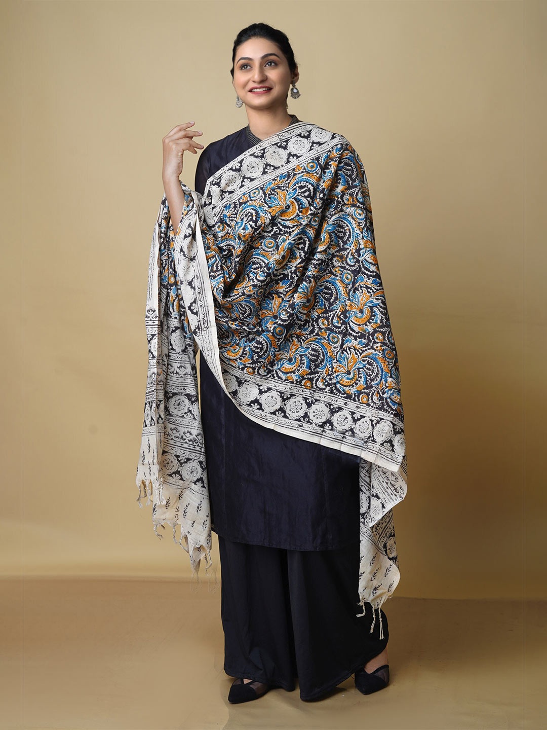 

Unnati Silks Ethnic Motifs Printed Pure Cotton Kalamkari Dupatta, Off white