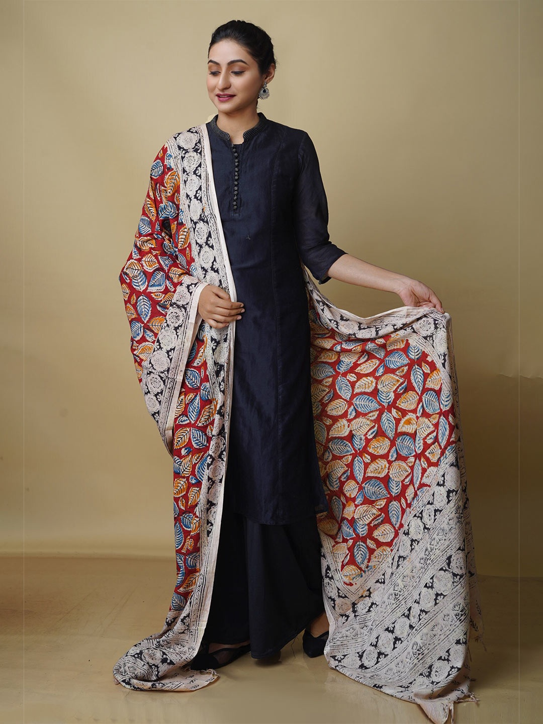 

Unnati Silks Ethnic Motifs Printed Pure Cotton Kalamkari Dupatta, Beige