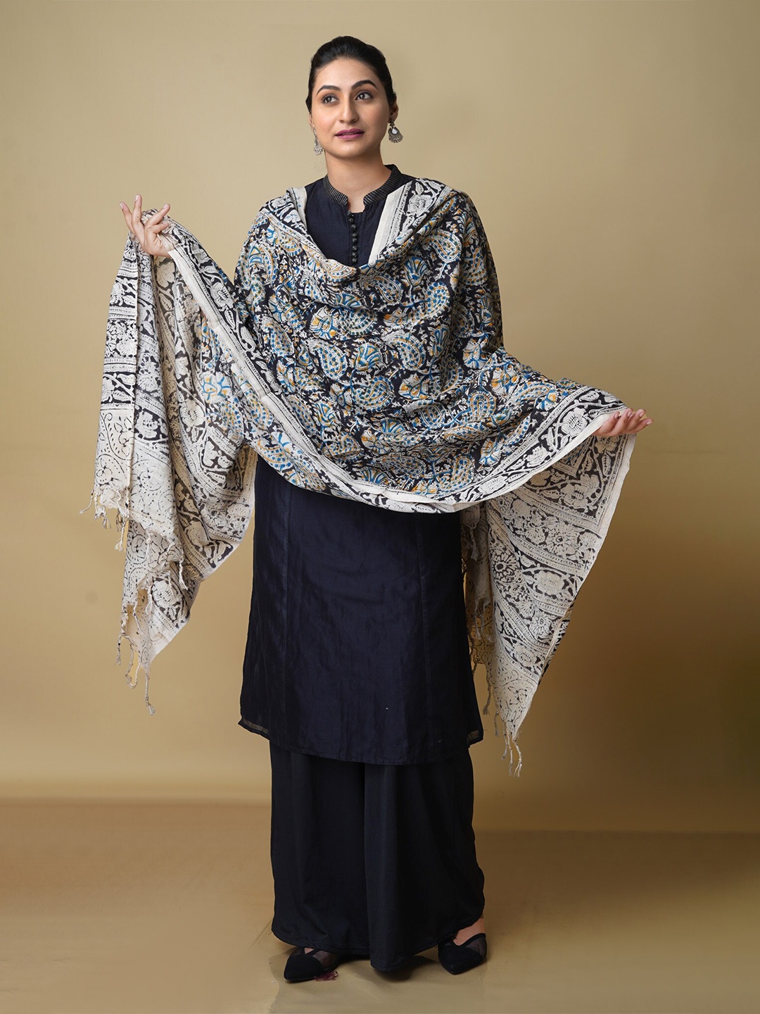 

Unnati Silks Ethnic Motifs Kalamkari Printed Pure Cotton Dupatta, Beige