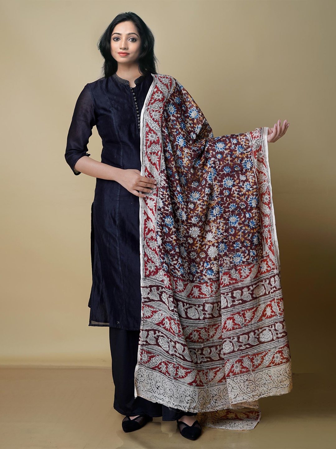 

Unnati Silks Ethnic Motifs Kalamkari Printed Pure Cotton Dupatta, Grey