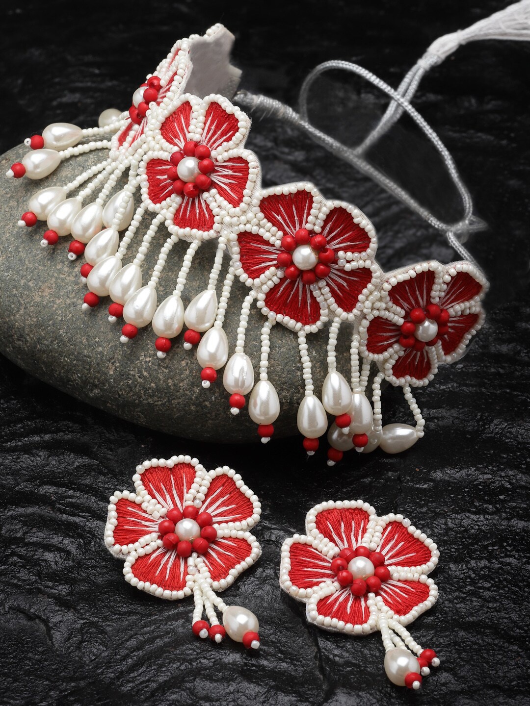 

PANASH Floral Shaped Beads Studded Jewellery Set, Red