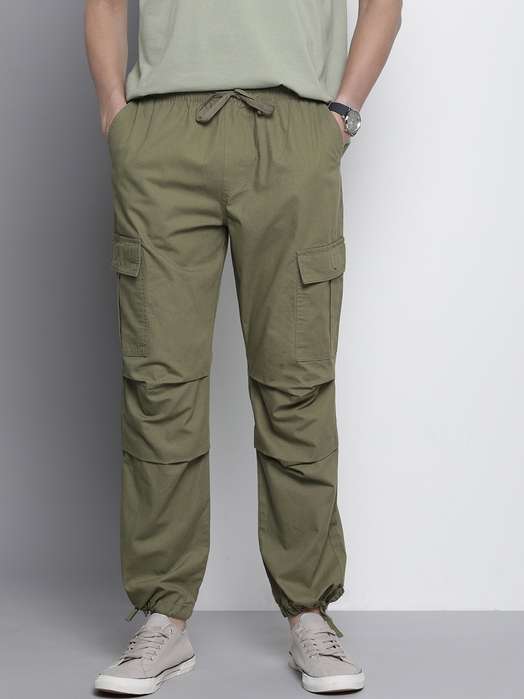 

The Indian Garage Co Solid Loose Fit Cargos, Green