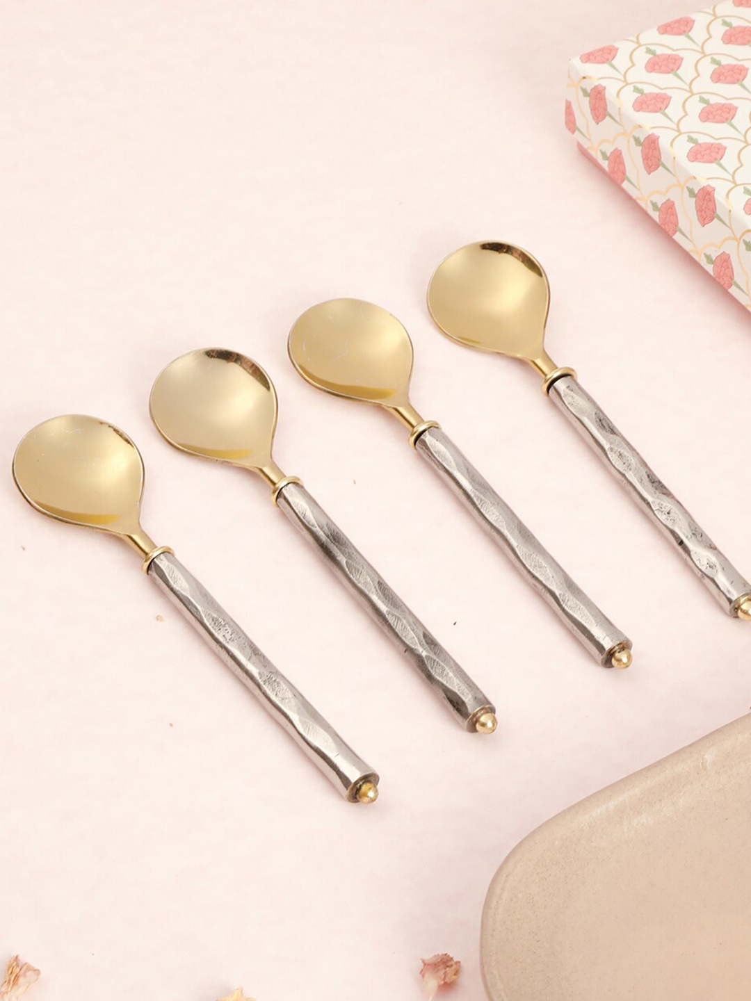 

Fabindia Nickel Dhaani 4 Pieces Grey & Yellow Dessert Spoons