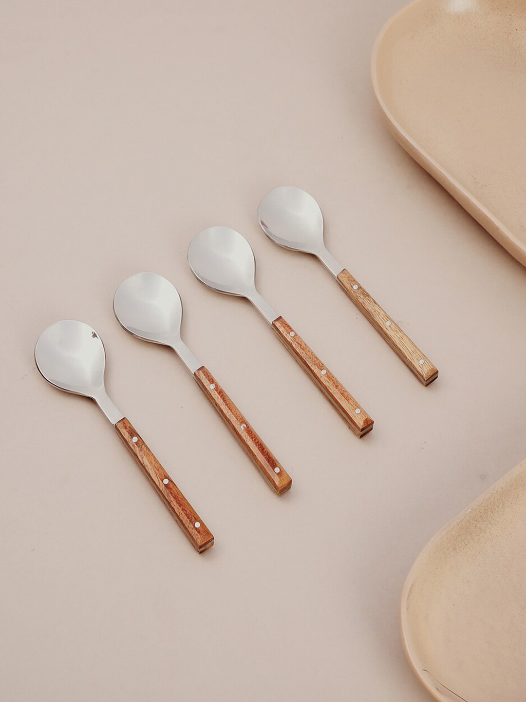 

Fabindia Natural Aakarik 4 Pieces Brown Dessert Spoons