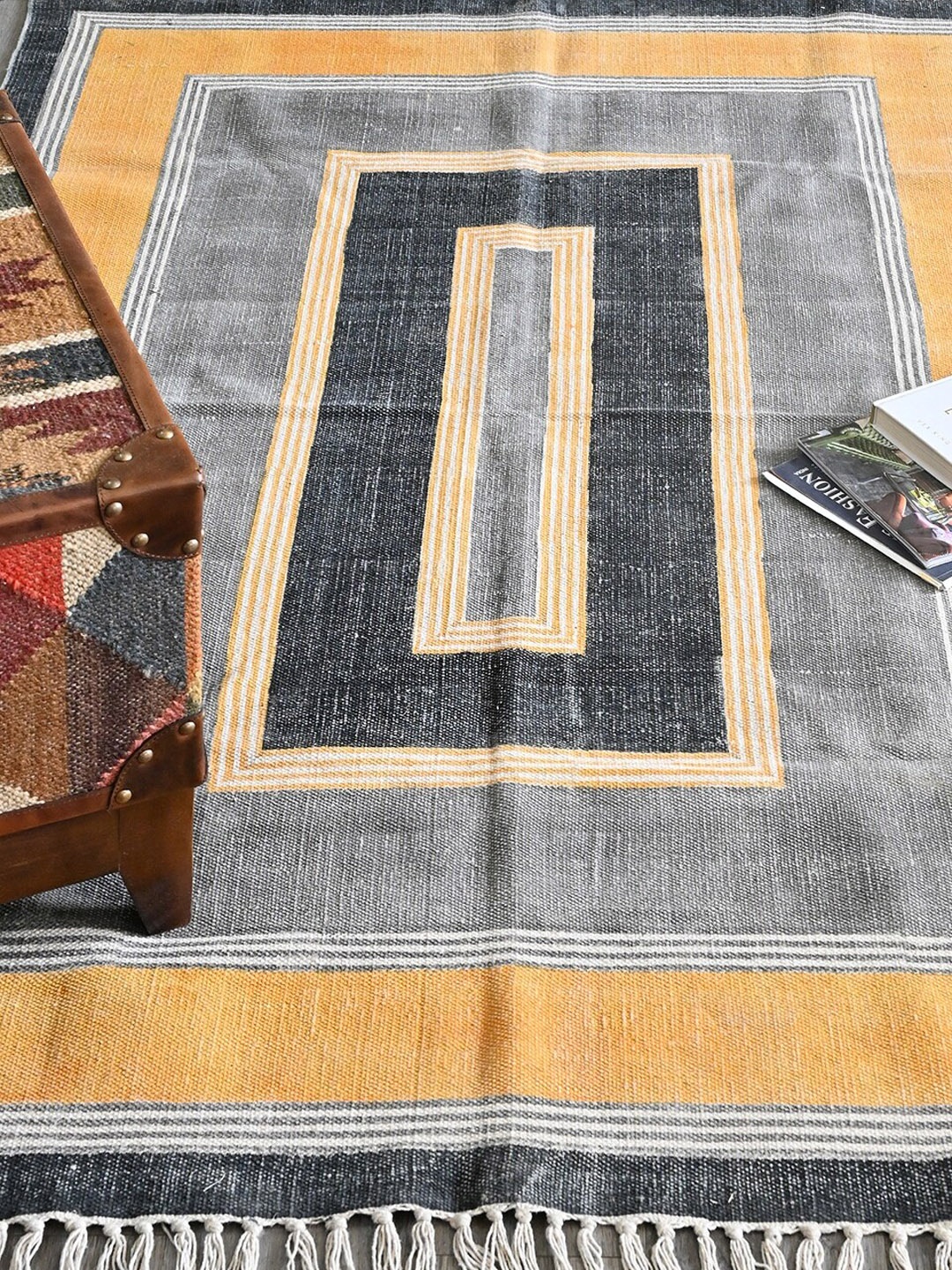 

Art Avenue Grey & Orange Geometric Printed Cotton Carpet