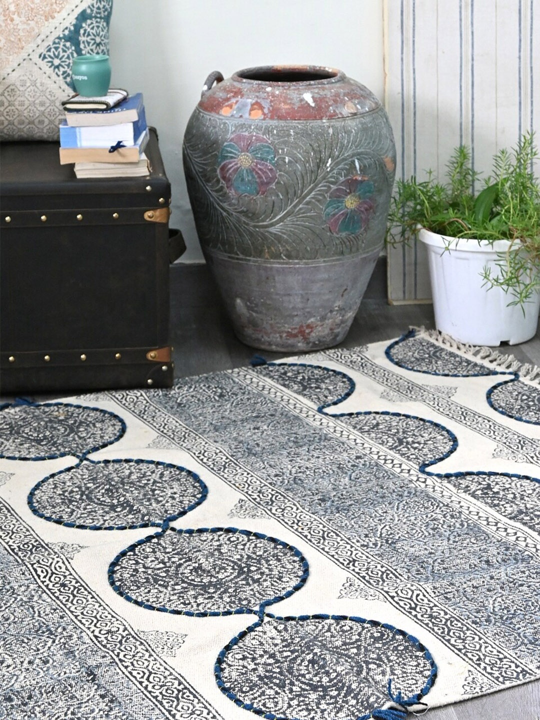 

Art Avenue White & Blue Ethnic Motifs Printed Cotton Rectangular Carpet