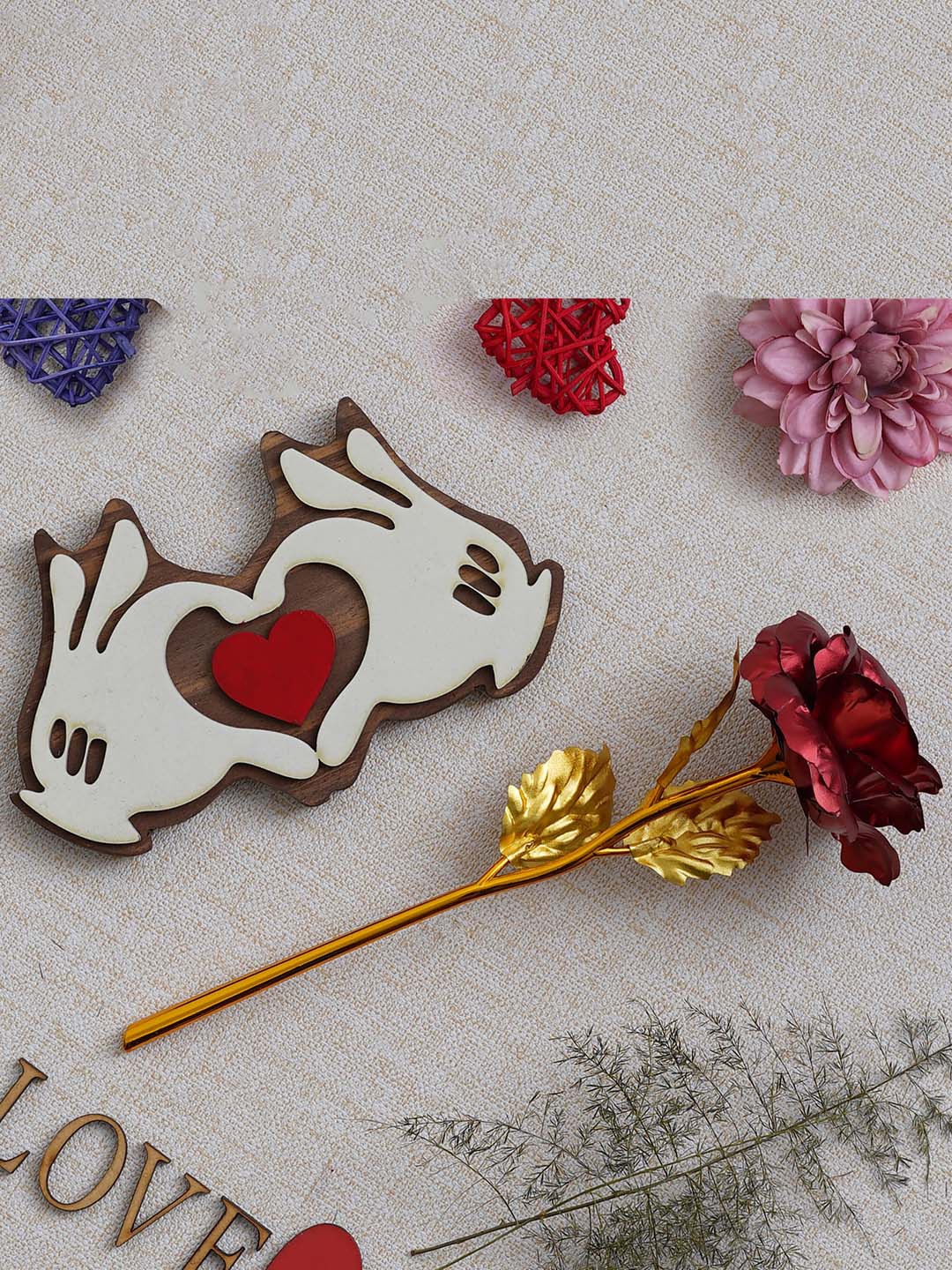 

eCraftIndia Red & White 2 Pcs Valentine Gift Set