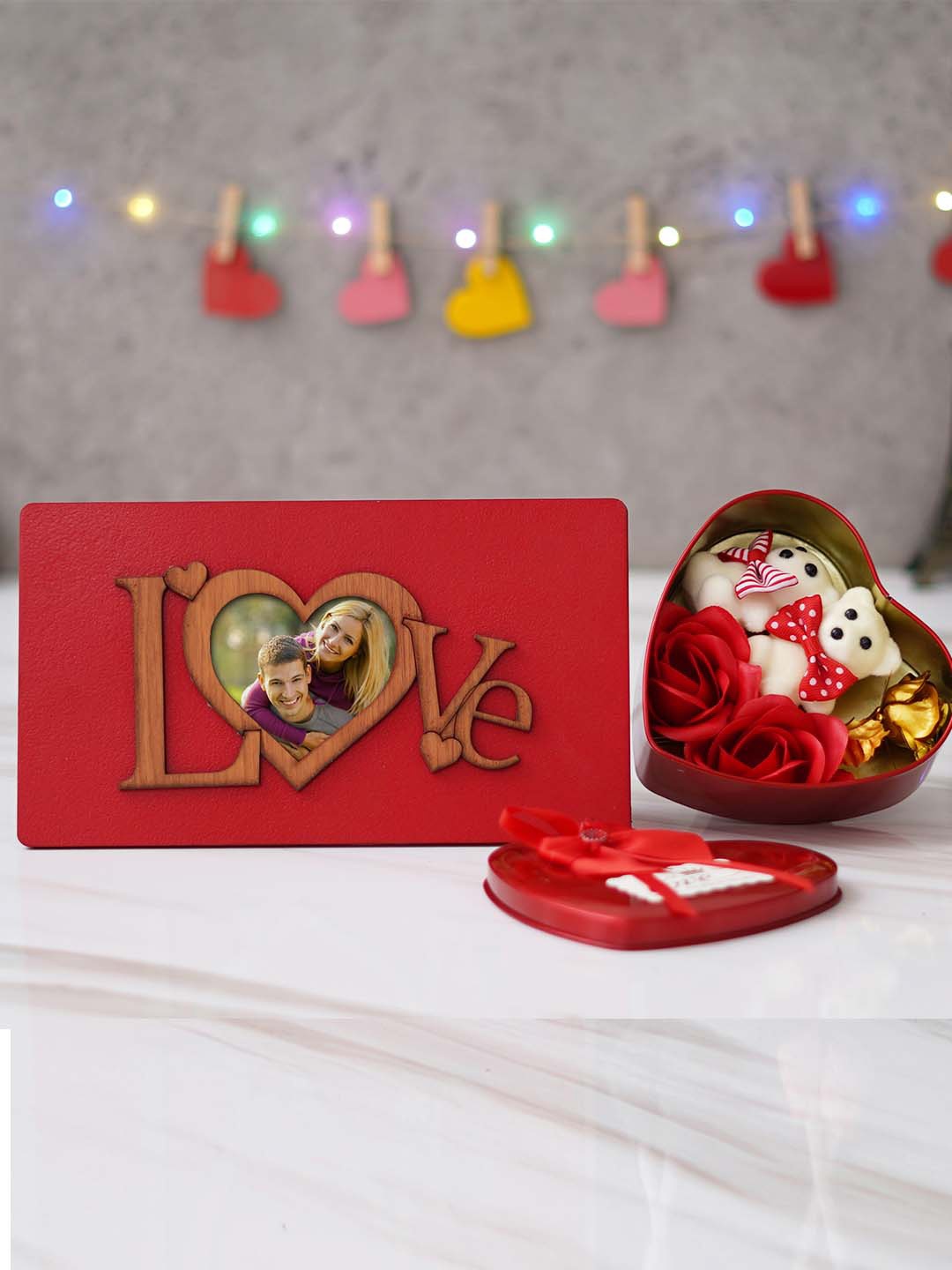 

eCraftIndia Red & Brown 2 Pcs Valentine's Day Gift Set