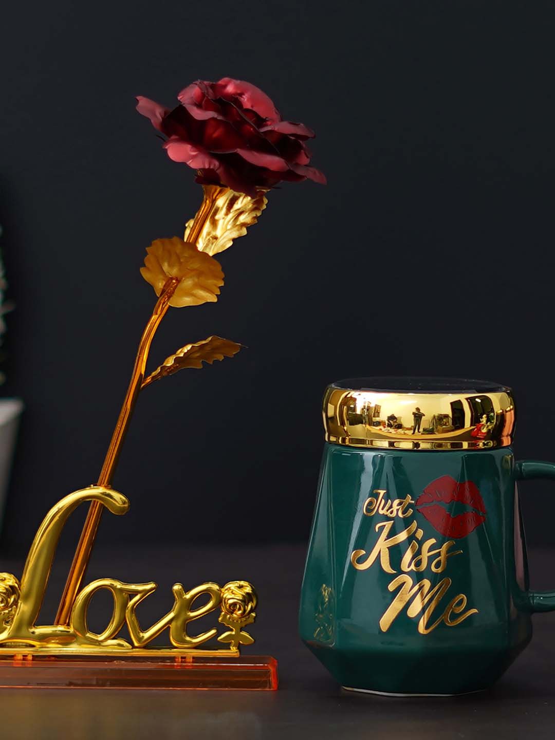 

eCraftIndia Green & Red 2 Pcs Valentine Gift Set