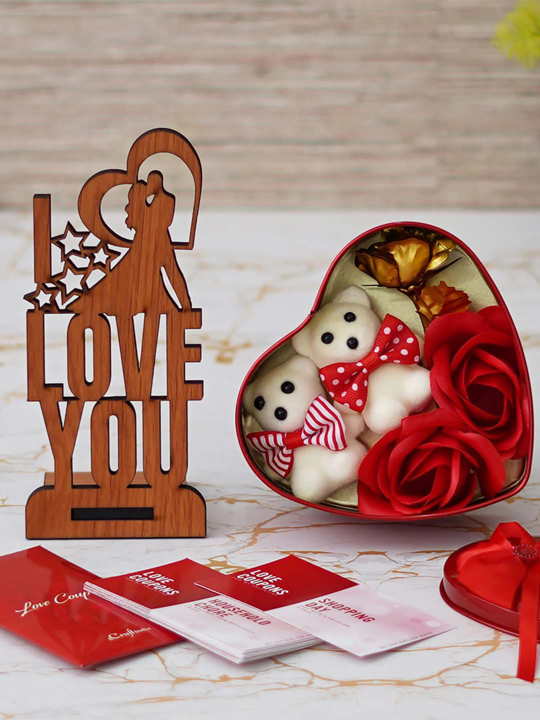 

eCraftIndia Pack of 12 Valentine Gift Set, Red