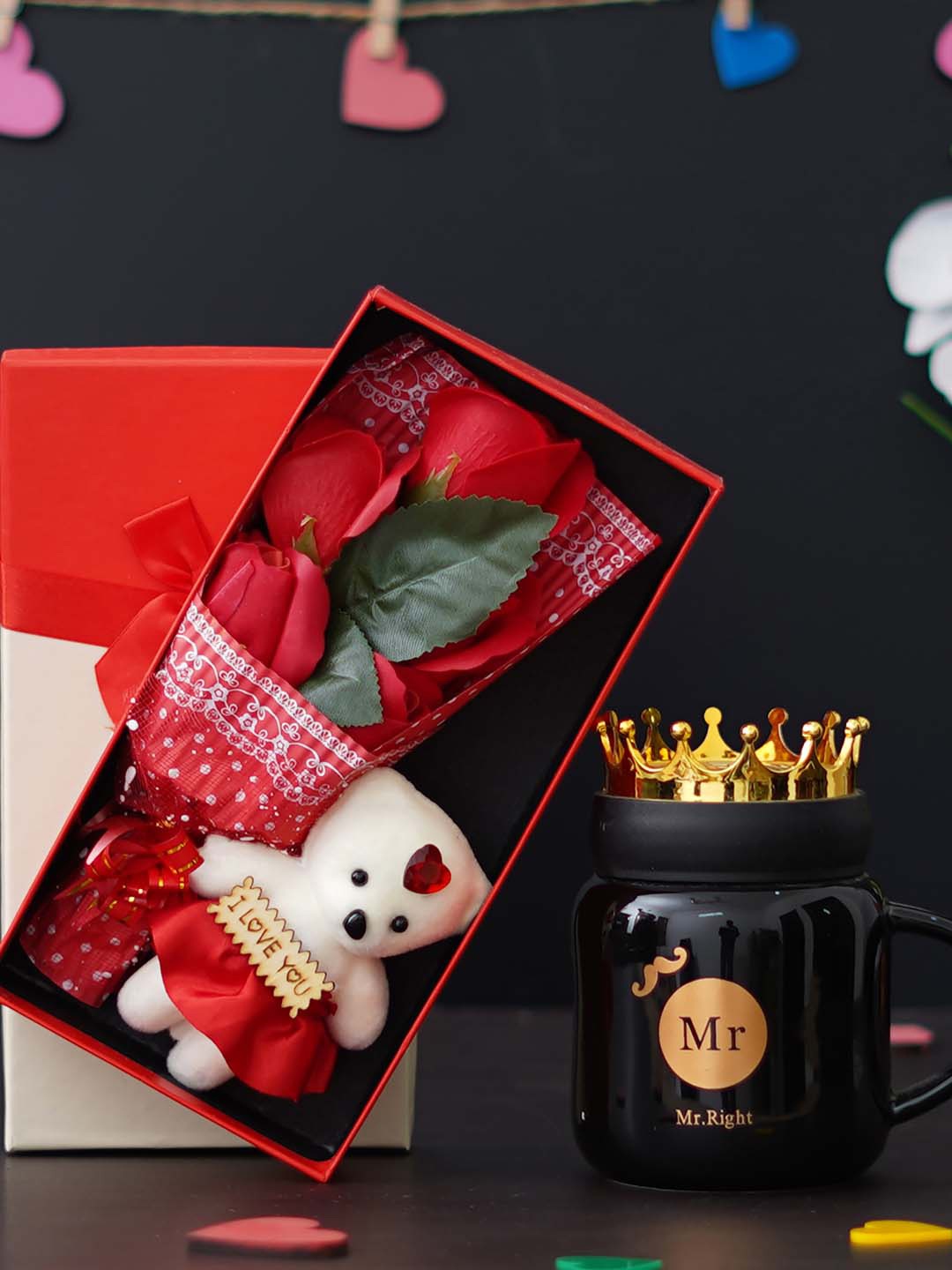 

eCraftIndia 4 Pieces Red & Black Mug With Crown & Valentine's Square Shaped Gift Box