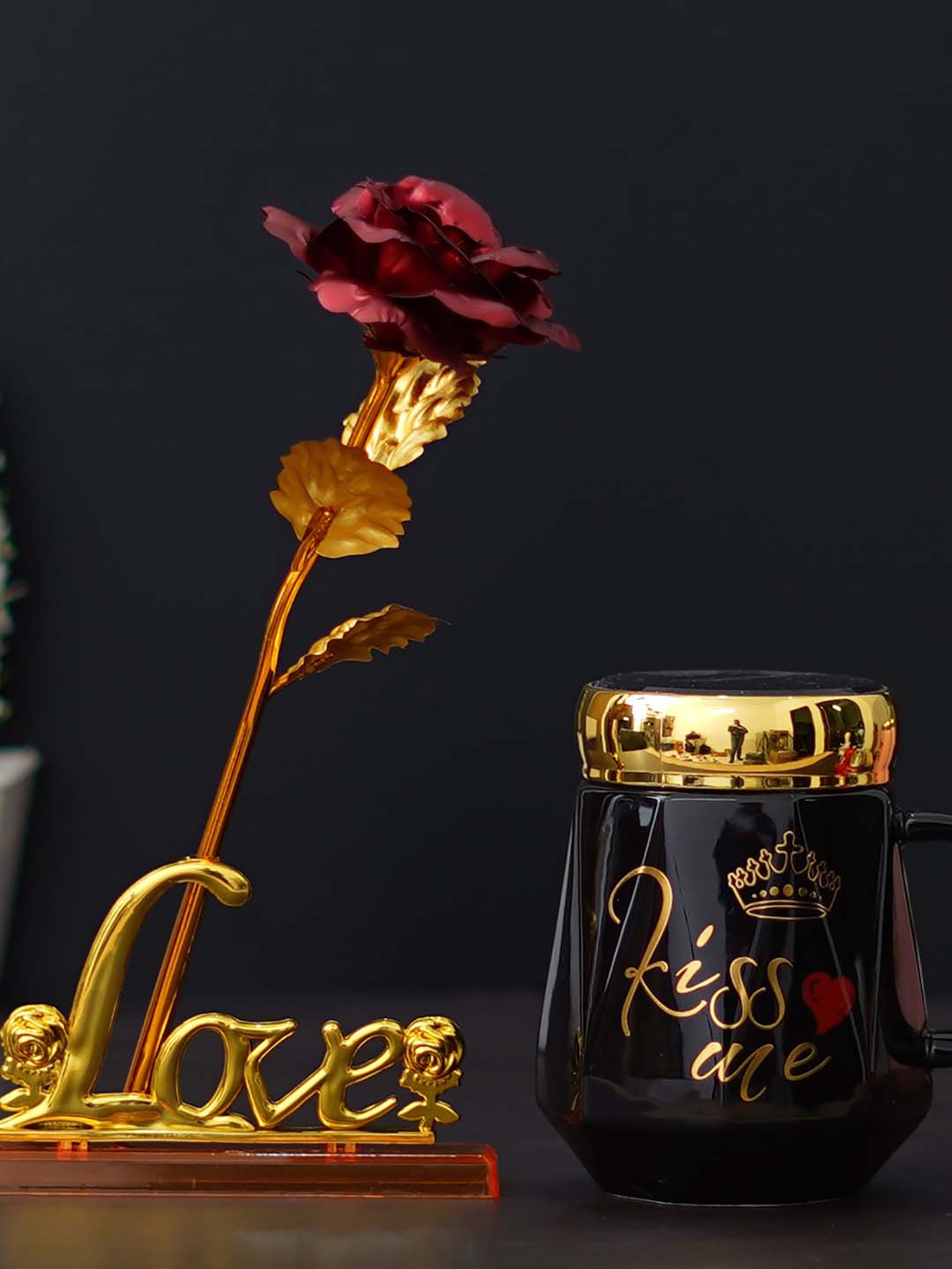 

eCraftIndia 2 Pieces Black & Red Valentine's Ceramic Mug With Rose Table Decor