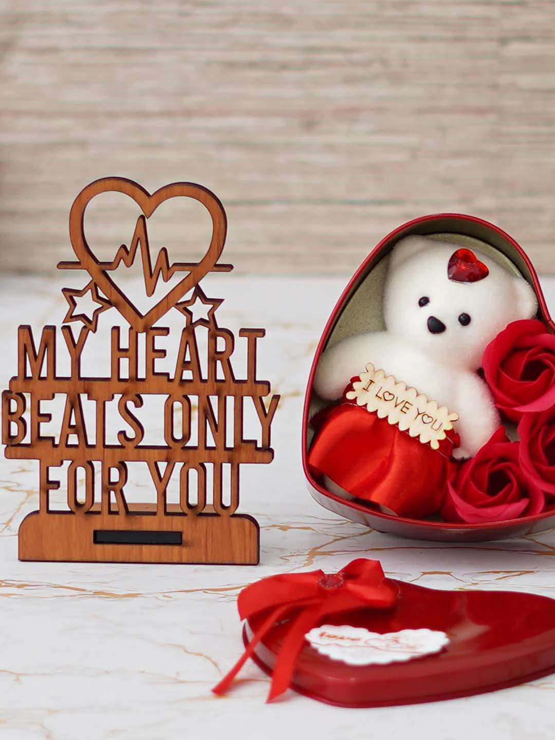 

eCraftIndia 2 Pcs Red & White Wooden Showpiece With Stand Valentine's Day Gift Set